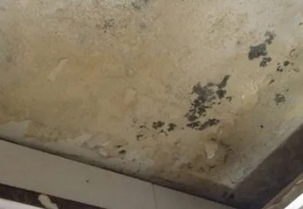 玉溪市阳台漏水维修公司分享下玉溪市卫生间渗水维修需要注意哪些问题。